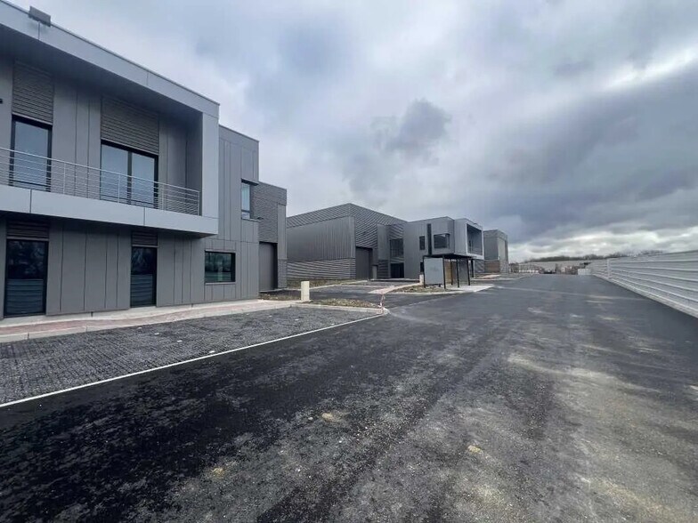 Rue Du Poteau, Courtry à louer - Photo du bâtiment - Image 2 de 7