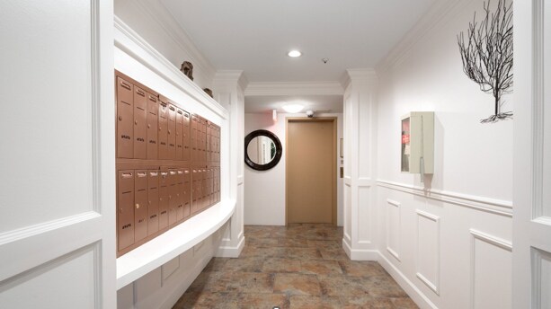 1239 W 14th Ave, Vancouver, BC à vendre - Photo intérieure - Image 3 de 4