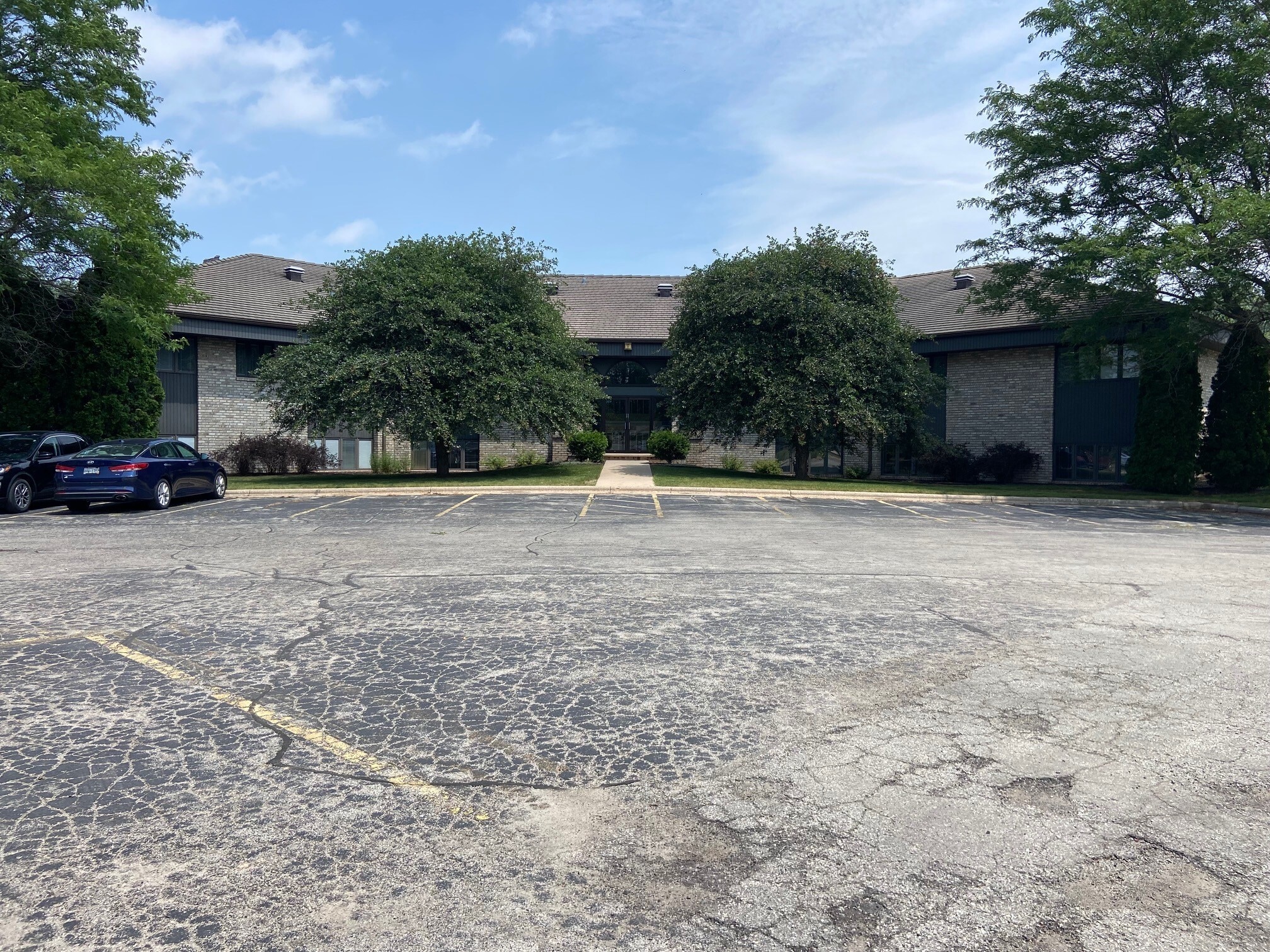 2711 N Mason St, Appleton, WI for sale Building Photo- Image 1 of 9