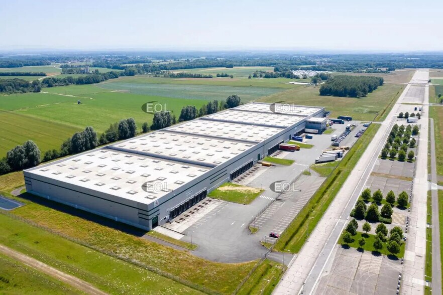 Industriel dans Fontaine à louer - Aérien - Image 2 de 3