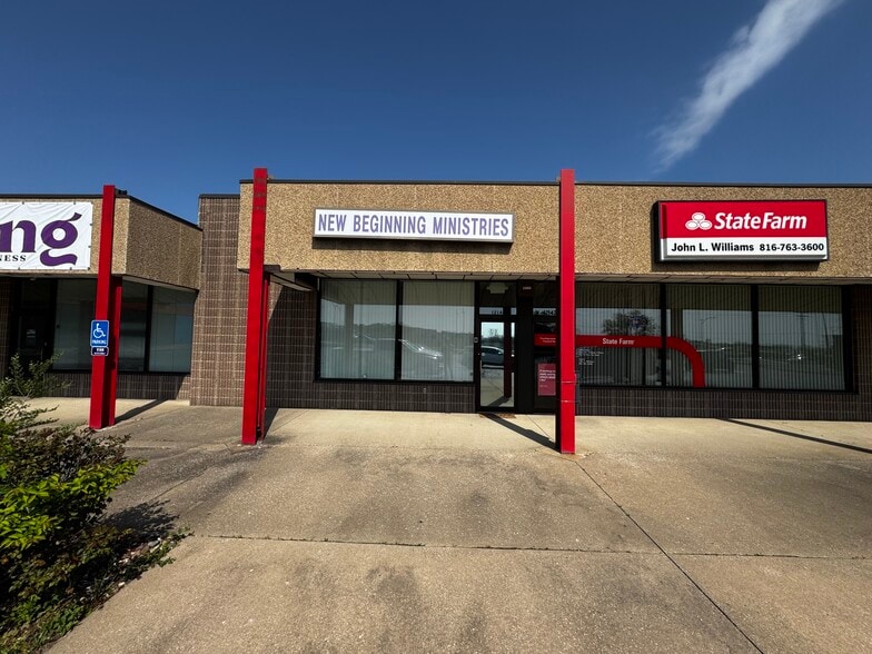 12138-12202 Blue Ridge Ext, Grandview, MO for lease - Building Photo - Image 2 of 5