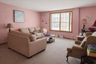 47 Raritan Ave, Highland Park, NJ for lease Interior Photo- Image 1 of 3