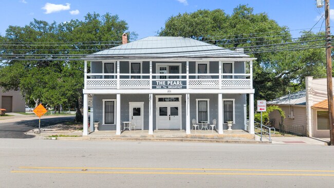 More details for 201 Nugent Ave ave, Johnson City, TX - Hospitality for Sale