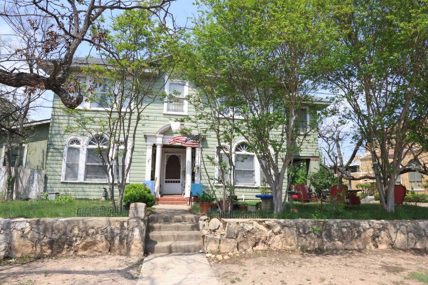 1731 N Interstate 35, San Antonio, TX à vendre - Photo du bâtiment - Image 2 de 3