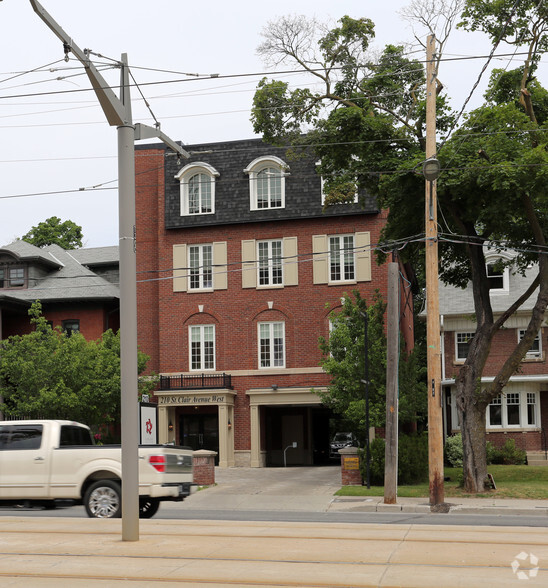 210 St Clair Ave W, Toronto, ON for lease - Building Photo - Image 2 of 2