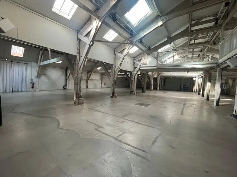 66 Rue Saint-Dominique, Paris à louer - Photo du bâtiment - Image 2 de 9