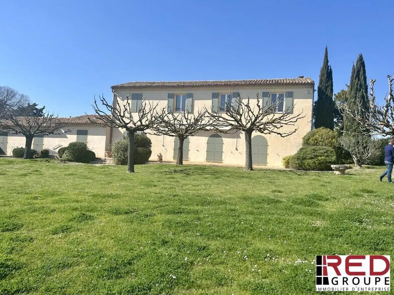 Office in Aix-en-Provence for lease - Building Photo - Image 1 of 13