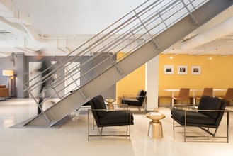 33 W 60th St, New York, NY à louer Photo intérieure- Image 1 de 16