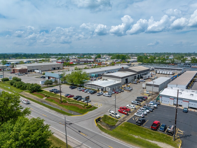 4005 Produce Rd, Louisville, KY for lease - Building Photo - Image 3 of 5