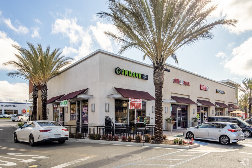 23592-23646 Rockfield Blvd, Lake Forest, CA for lease - Primary Photo - Image 3 of 7