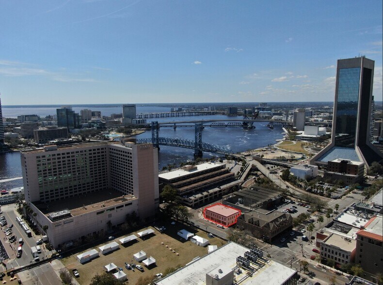 10 S Newnan St, Jacksonville, FL à louer - Photo du bâtiment - Image 3 de 11