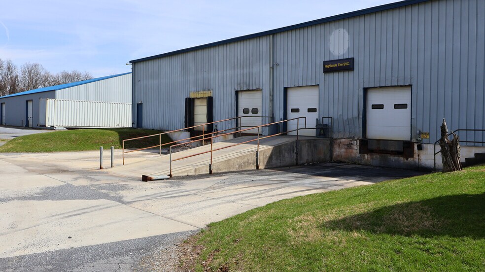 1140 Claremont Rd, Carlisle, PA à louer - Photo du bâtiment - Image 3 de 11