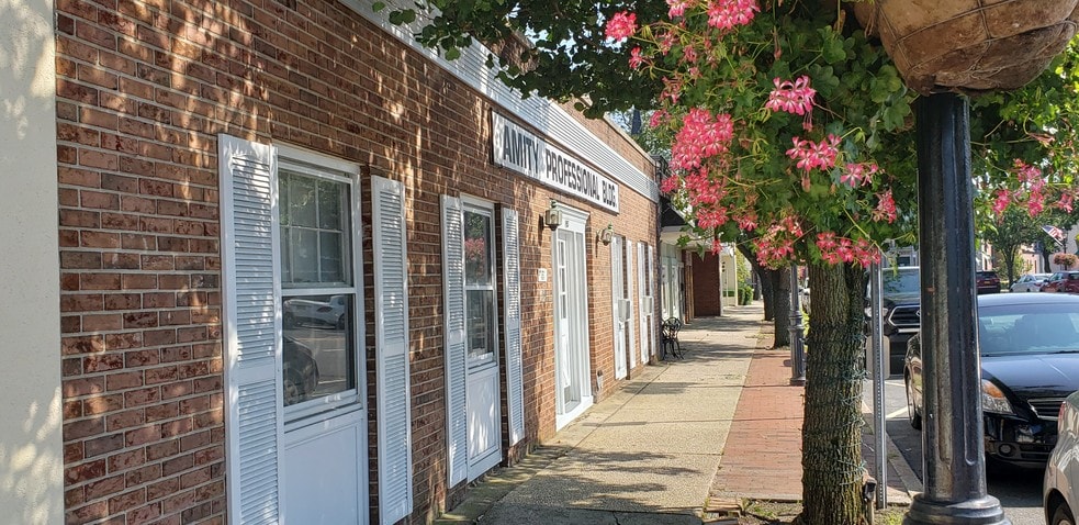 193-199 Broadway, Amityville, NY 11701, USA Broadway, Amityville, NY for lease - Primary Photo - Image 2 of 15