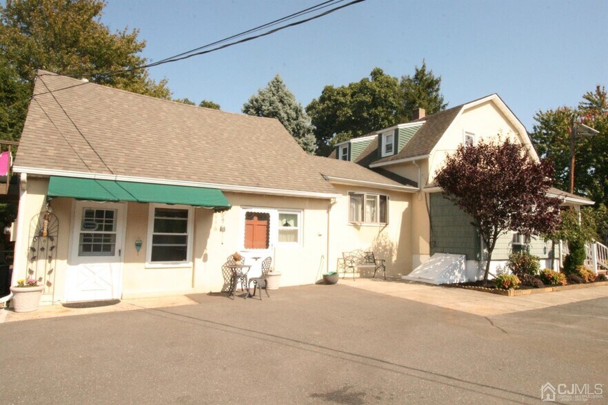 307 Oak Tree Ave, South Plainfield, NJ à louer - Photo du bâtiment - Image 2 de 54