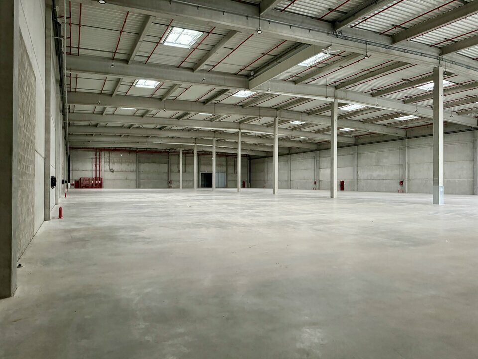 Industrial in ROISSY-EN-FRANCE for lease Building Photo- Image 1 of 13