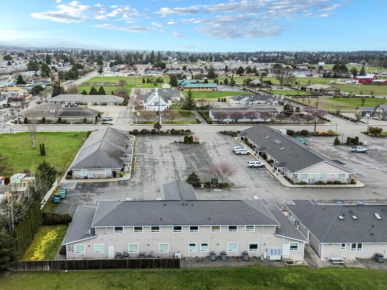 534 N 5th Ave, Sequim, WA à louer - Photo du bâtiment - Image 3 de 55