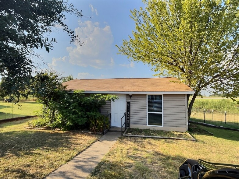 3 Fully Leased Single Family Homes portfolio of 3 properties for sale on LoopNet.ca - Building Photo - Image 2 of 14