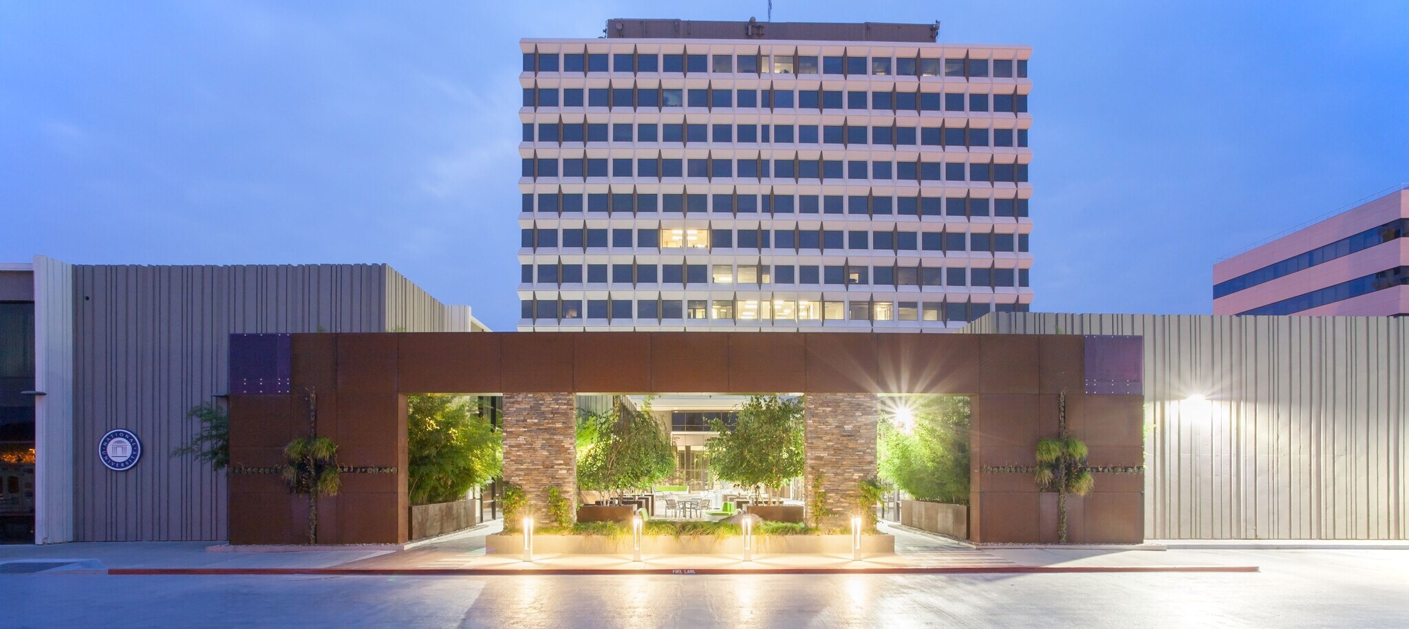 3031 Tisch Way, San Jose, CA à louer Photo principale- Image 1 de 21