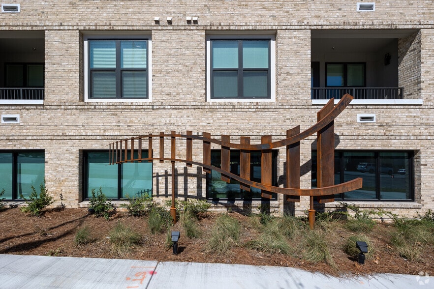 5180 Peachtree Blvd, Chamblee, GA for lease - Building Photo - Image 3 of 56