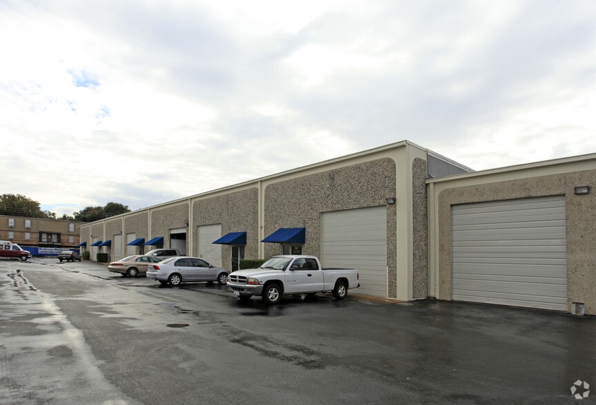 6315 Skyline Dr, Houston, TX for lease - Primary Photo - Image 3 of 14