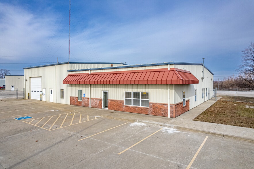 1815 Commerce Dr, Marshall, MO for sale - Building Photo - Image 2 of 48