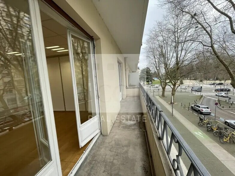 Bureau dans Grenoble à louer - Photo du bâtiment - Image 2 de 5