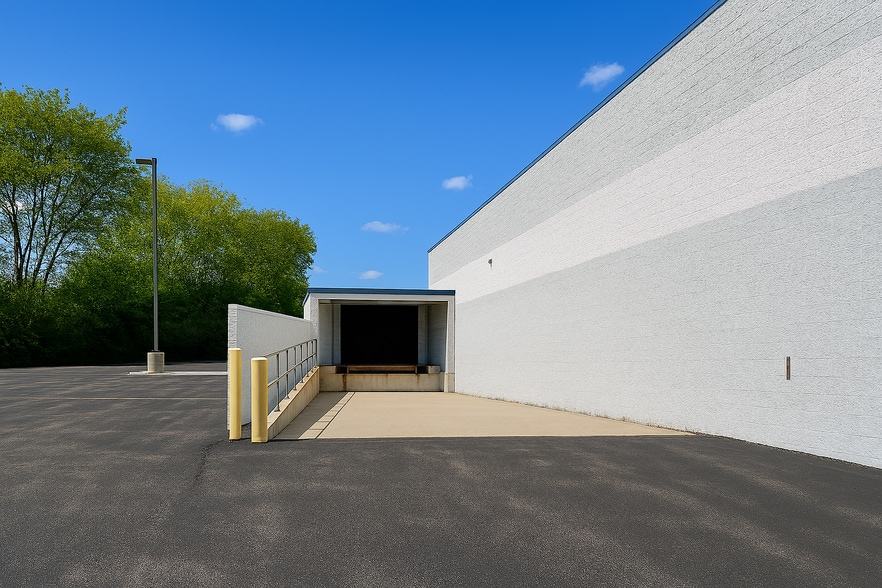 160 N Barrington Rd, Streamwood, IL for sale - Building Photo - Image 3 of 7