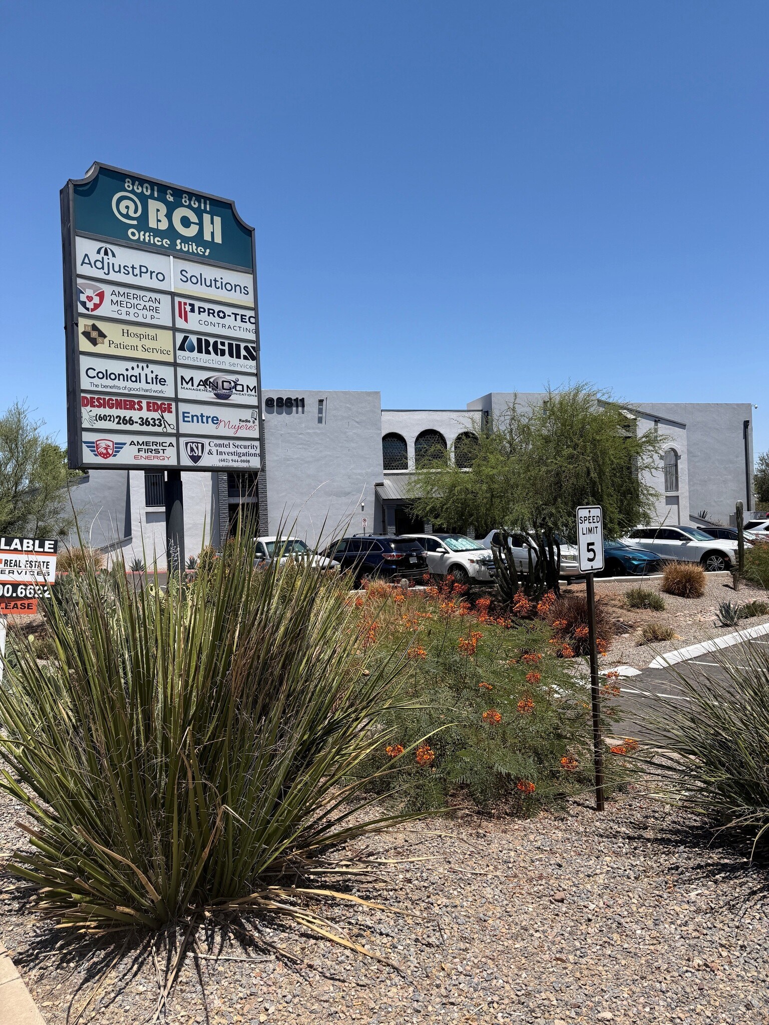 8601 N Black Canyon Hwy, Phoenix, AZ à louer Photo du bâtiment- Image 1 de 11