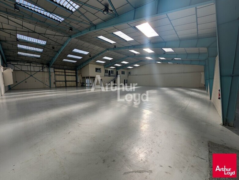 Industrial in Rennes for lease - Building Photo - Image 3 of 6