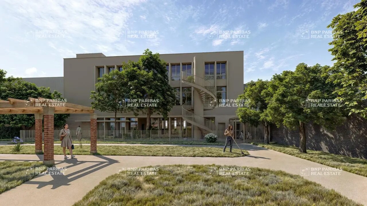 Office in Tours for lease Building Photo- Image 1 of 12