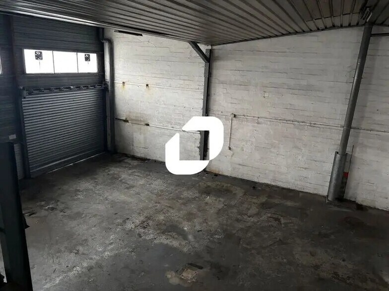 Flex in Bordeaux for lease - Interior Photo - Image 3 of 5