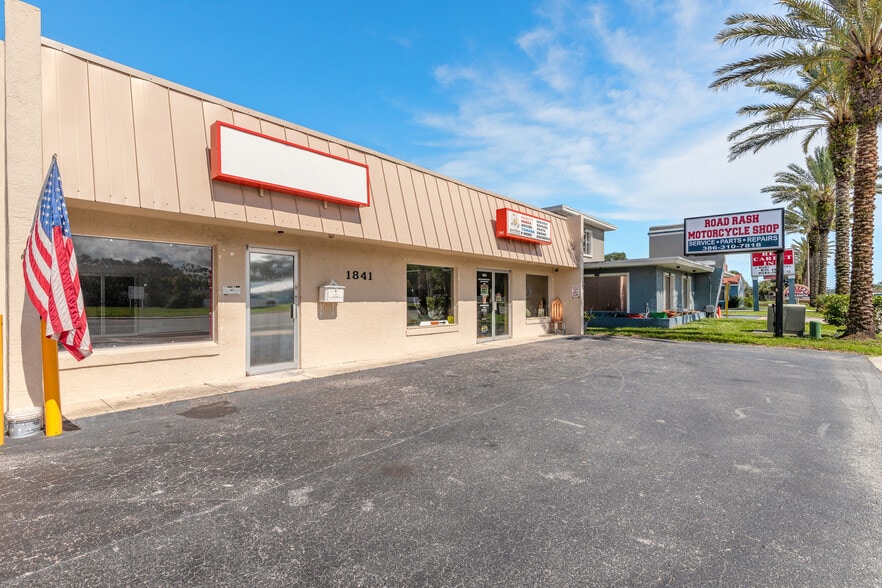 1841 S Ridgewood Ave, Daytona Beach, FL à vendre - Photo du bâtiment - Image 2 de 39
