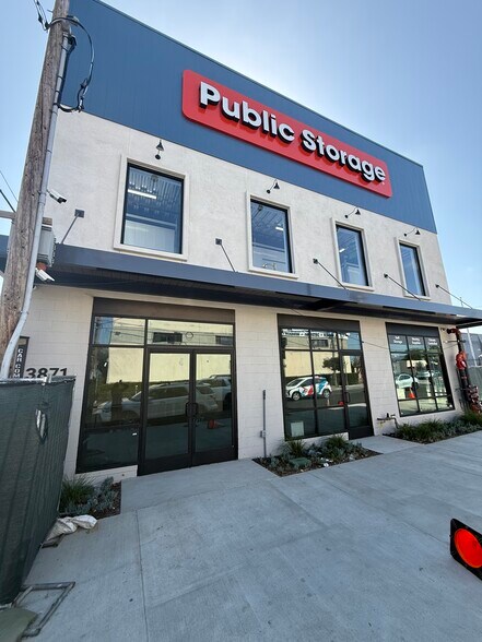 3873 Grand View Blvd, Los Angeles, CA à louer - Photo du bâtiment - Image 3 de 5