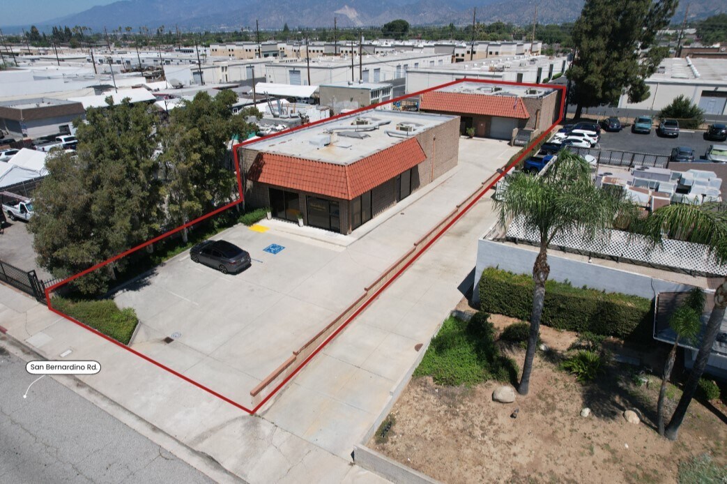 839-843 E. San Bernardino Road portefeuille de 2 propriétés à vendre sur LoopNet.ca Photo du bâtiment- Image 1 de 19