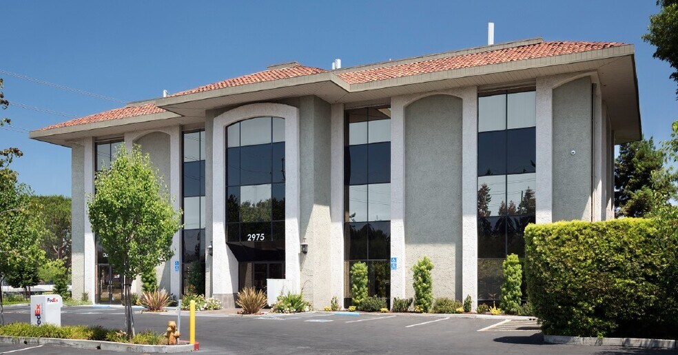 2975 Bowers Ave, Santa Clara, CA à louer - Photo du bâtiment - Image 2 de 7