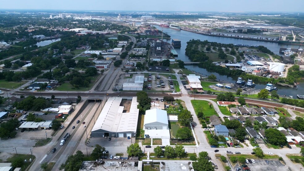 8117 Magnolia St, Houston, TX for lease - Commercial Listing Video - Image 2 of 10