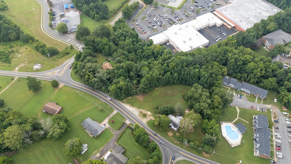 1800 Orange Grove Rd, Hillsborough, NC à vendre - Photo du bâtiment - Image 3 de 8