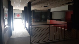 Plus de détails pour Multi-résidentiel à vendre