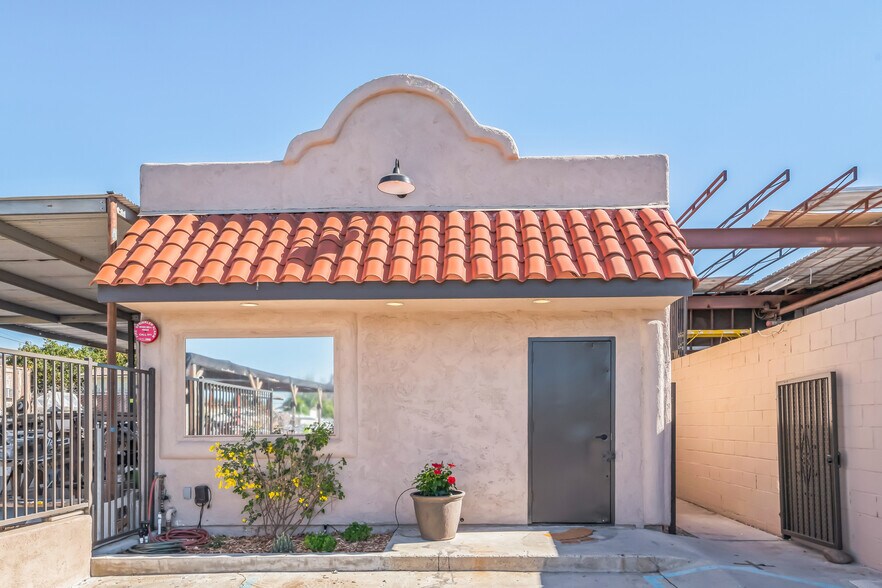 741 Grand Ave, Spring Valley, CA à vendre - Photo du bâtiment - Image 3 de 25