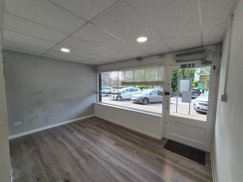 7 Treeview Ct, Liverpool à louer - Photo du bâtiment - Image 3 de 3