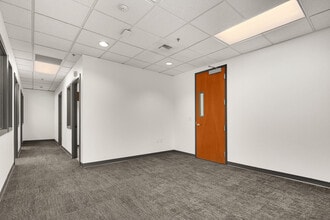 8015 SE 28th St, Mercer Island, WA for lease Interior Photo- Image 2 of 6