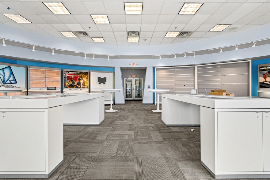 2400 Penn Ave, Pittsburgh, PA for lease - Building Photo - Image 2 of 11