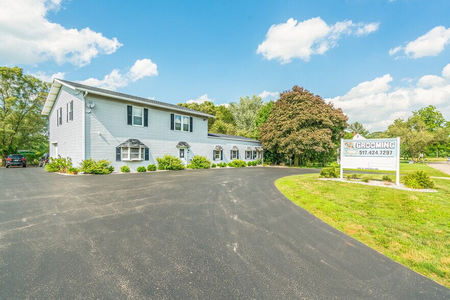 503 E Russell Rd, Tecumseh, MI à vendre - Photo du bâtiment - Image 2 de 42