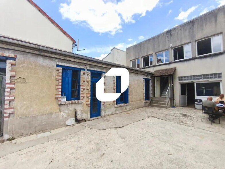 Office in Champigny-sur-Marne for sale - Building Photo - Image 1 of 6