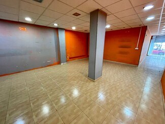 Plus de détails pour Multi-résidentiel à vendre