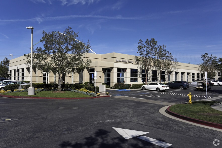 16251 Laguna Canyon Rd, Irvine, CA à louer - Photo principale - Image 1 de 7