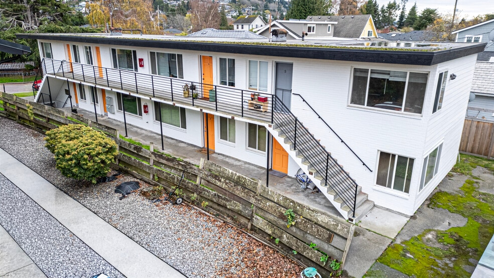 3035 64th Ave SW, Seattle, WA for sale - Building Photo - Image 1 of 15