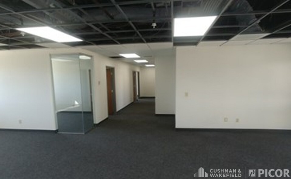 310 S Williams Blvd, Tucson, AZ à louer - Photo du bâtiment - Image 3 de 3