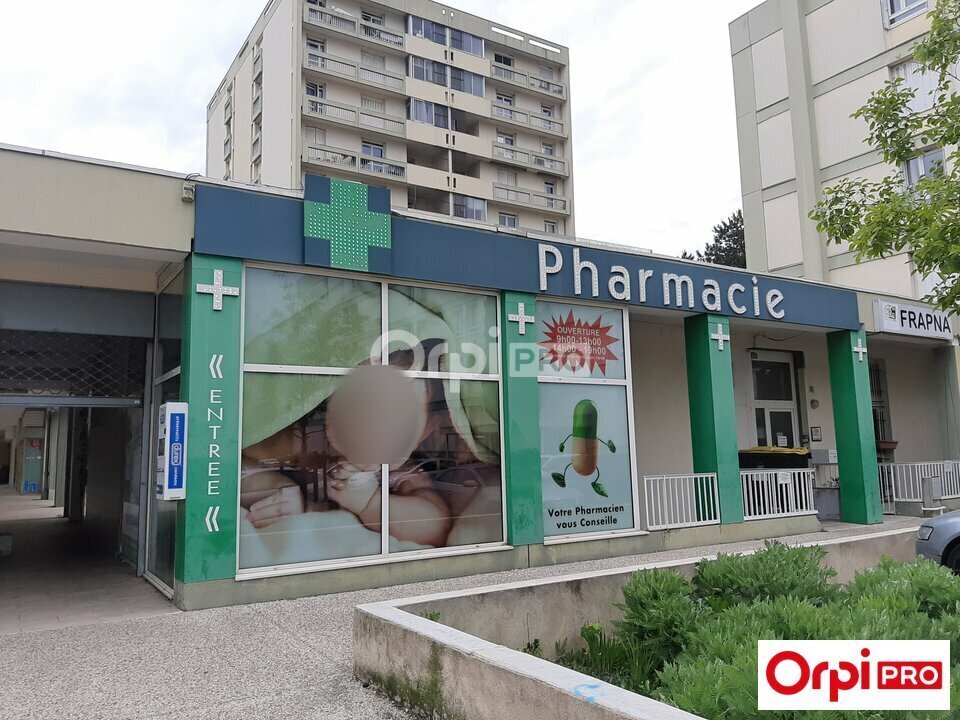 Retail in Valence for sale Building Photo- Image 1 of 6