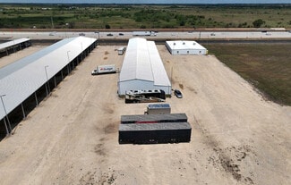Plus de détails pour 7106 Interstate 10, Cat Spring, TX - Industriel à louer